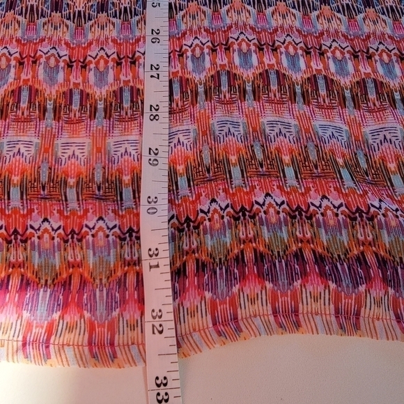 APT 9 V-Neck Sheet Printed Tunic Shirt Size Medium - Picture 7 of 8